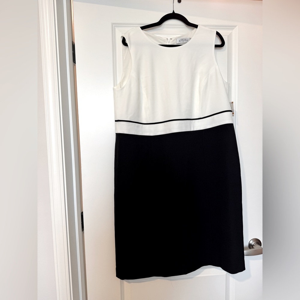 NWT - KASPER  Black & Whote Sheath Dress - Size 16W